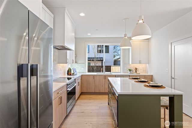 9313 132nd Avenue NE, Kirkland, WA 98033