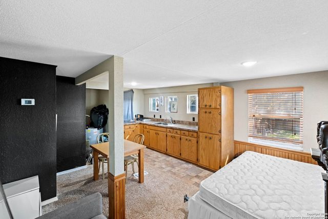 626 Flintstone Dr, Canyon Lake, TX 78133