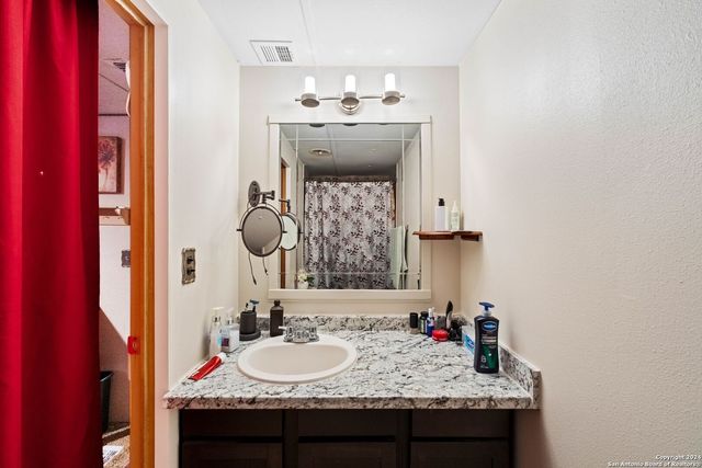 626 Flintstone Dr, Canyon Lake, TX 78133
