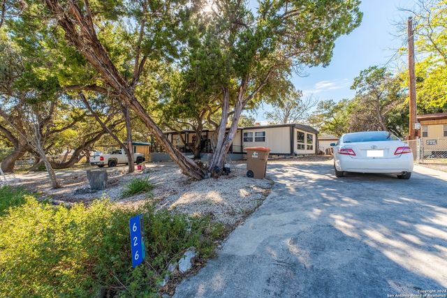 626 Flintstone Dr, Canyon Lake, TX 78133