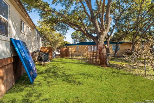 626 Flintstone Dr, Canyon Lake, TX 78133
