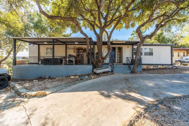 626 Flintstone Dr, Canyon Lake, TX 78133