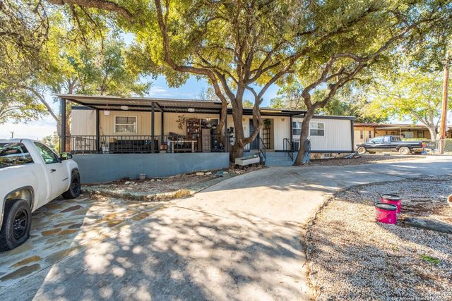 626 Flintstone Dr, Canyon Lake, TX 78133