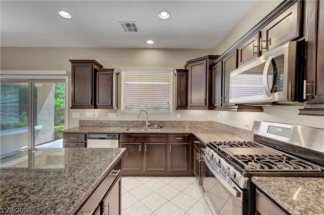 5673 Oak Bend Drive, Las Vegas, NV 89135