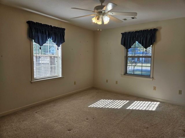 201 W College, Beebe, AR 72012