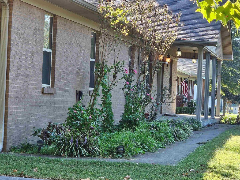 201 W College, Beebe, AR 72012