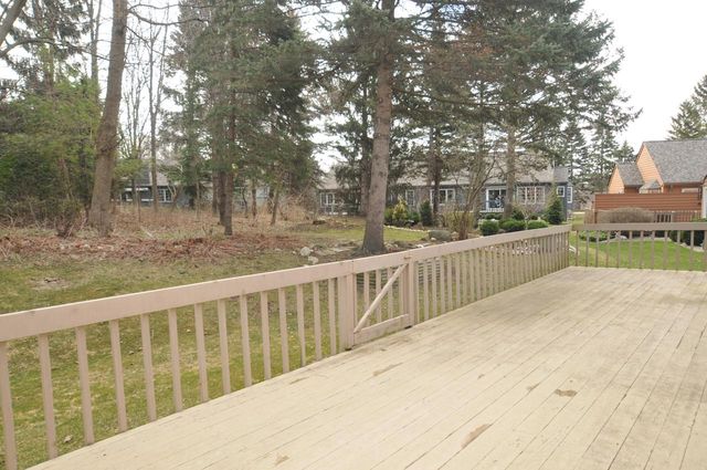 3822 S Oakbrook DRIVE S, Greenfield, WI 53228