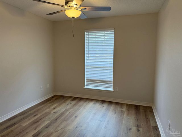 1667 Condor Dr, Cantonment, FL 32533