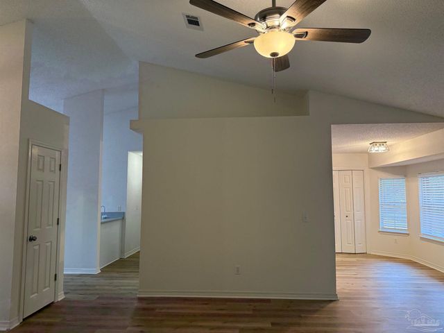 1667 Condor Dr, Cantonment, FL 32533