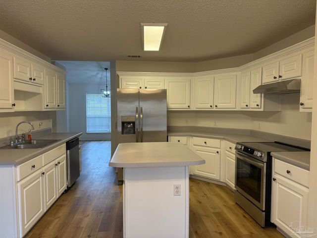 1667 Condor Dr, Cantonment, FL 32533