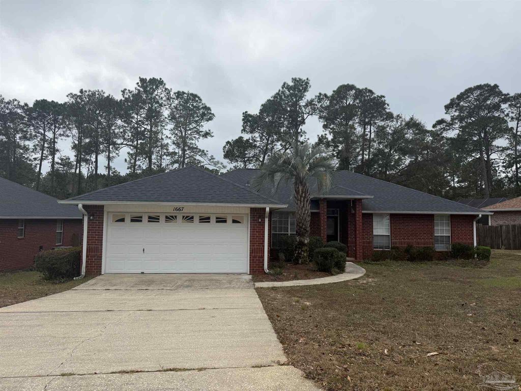 1667 Condor Dr, Cantonment, FL 32533