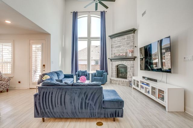 2009 Roundtree Circle E, Fort Worth, TX 76008