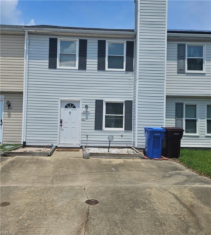3202 Clover RD E, Chesapeake, VA 23321