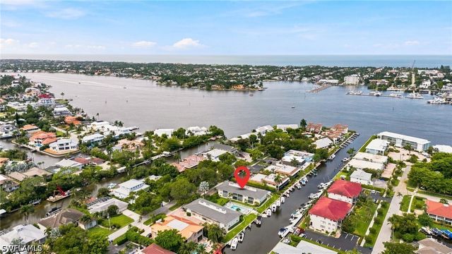 1417 Chesapeake AVE 106, Naples, FL 34102