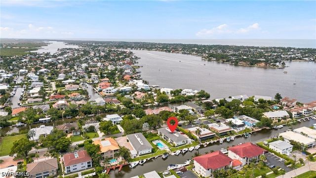 1417 Chesapeake AVE 106, Naples, FL 34102
