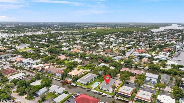 1417 Chesapeake AVE 106, Naples, FL 34102