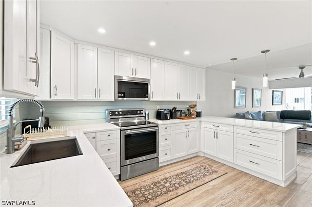 1417 Chesapeake AVE 106, Naples, FL 34102