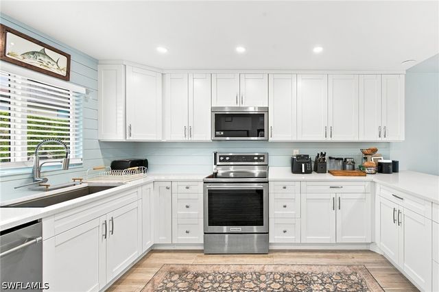 1417 Chesapeake AVE 106, Naples, FL 34102