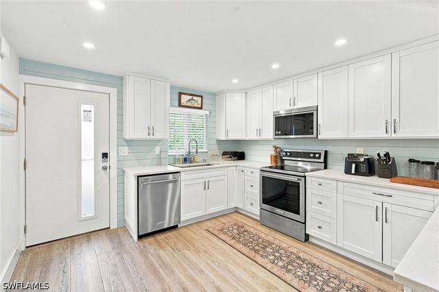 1417 Chesapeake AVE 106, Naples, FL 34102