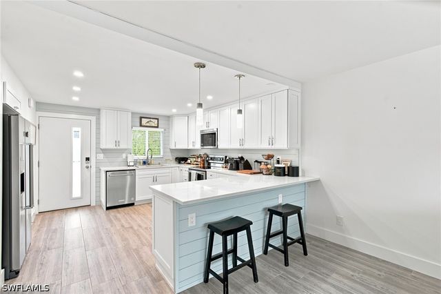 1417 Chesapeake AVE 106, Naples, FL 34102