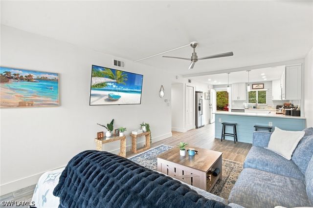 1417 Chesapeake AVE 106, Naples, FL 34102