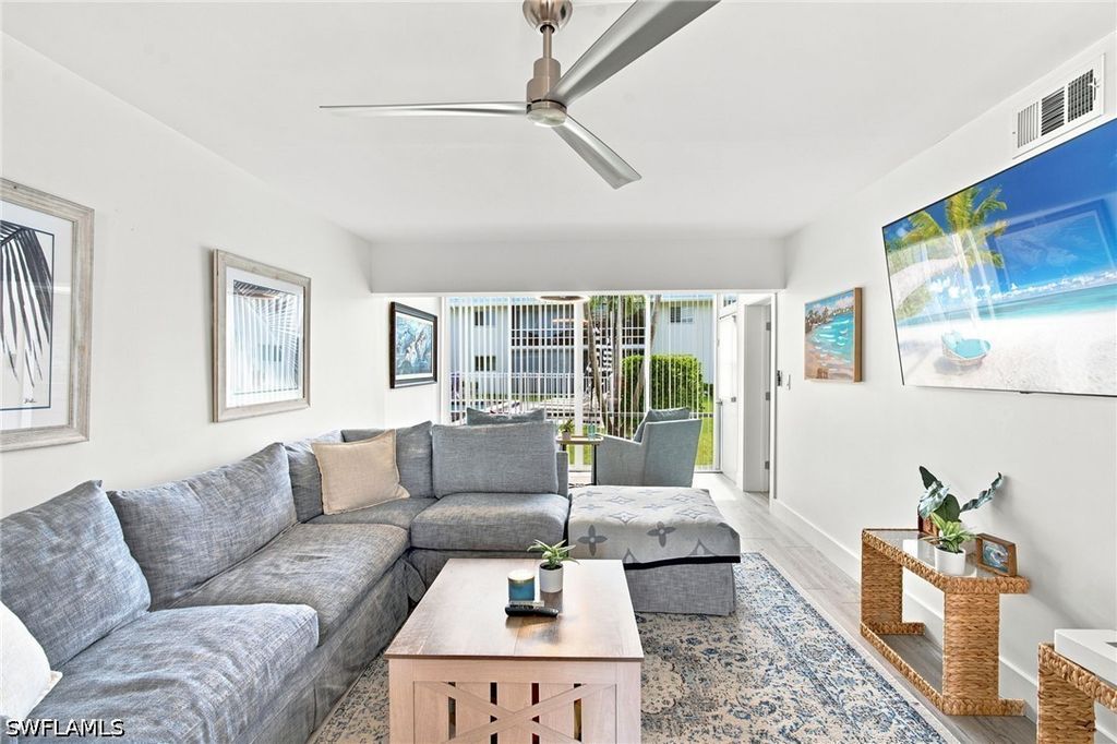 1417 Chesapeake AVE 106, Naples, FL 34102
