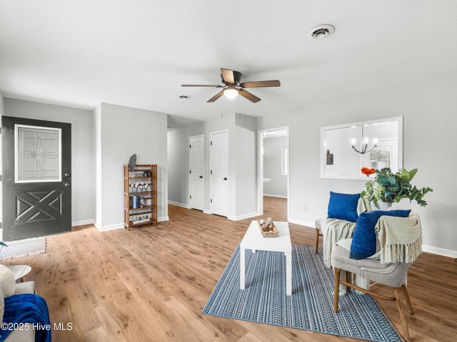 203 Devon Court, Jacksonville, NC 28546