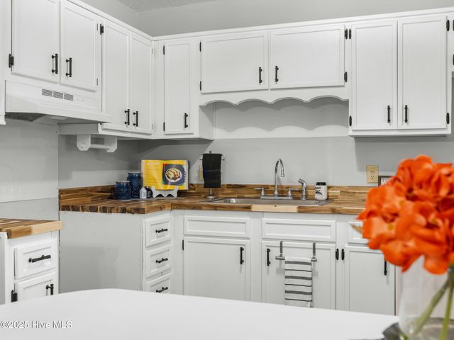 203 Devon Court, Jacksonville, NC 28546