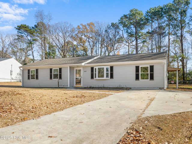 203 Devon Court, Jacksonville, NC 28546