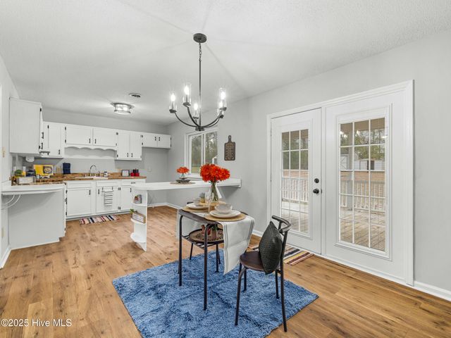 203 Devon Court, Jacksonville, NC 28546