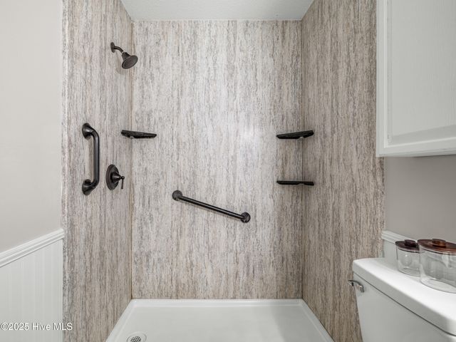 203 Devon Court, Jacksonville, NC 28546