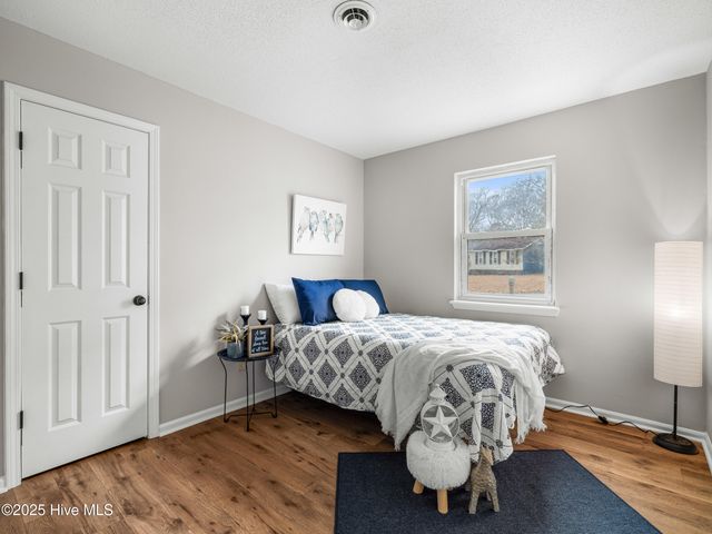 203 Devon Court, Jacksonville, NC 28546