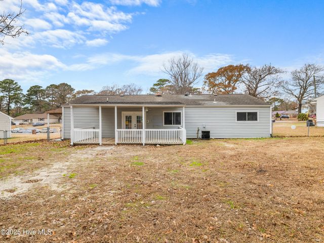 203 Devon Court, Jacksonville, NC 28546