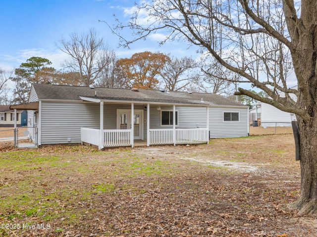 203 Devon Court, Jacksonville, NC 28546