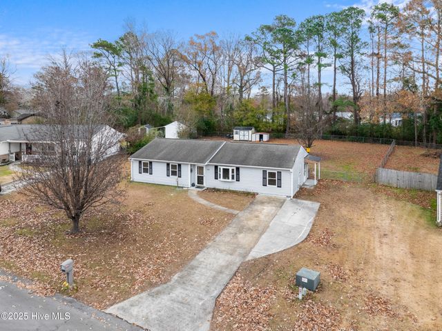 203 Devon Court, Jacksonville, NC 28546