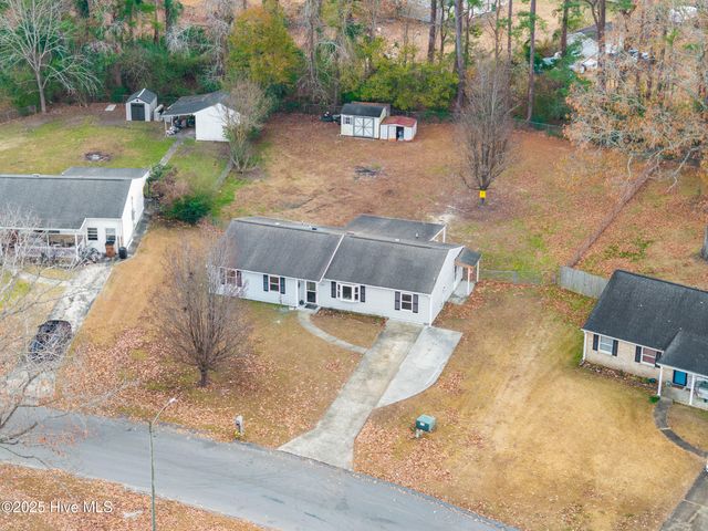 203 Devon Court, Jacksonville, NC 28546