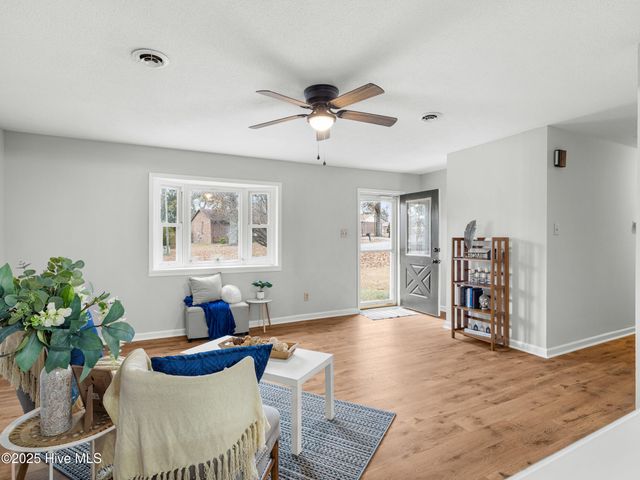 203 Devon Court, Jacksonville, NC 28546