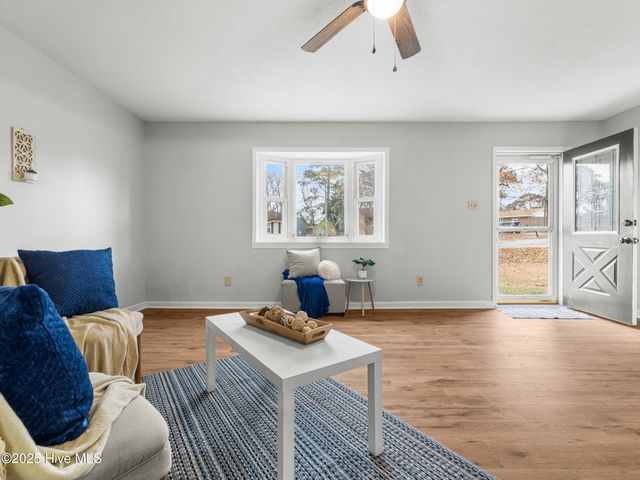 203 Devon Court, Jacksonville, NC 28546