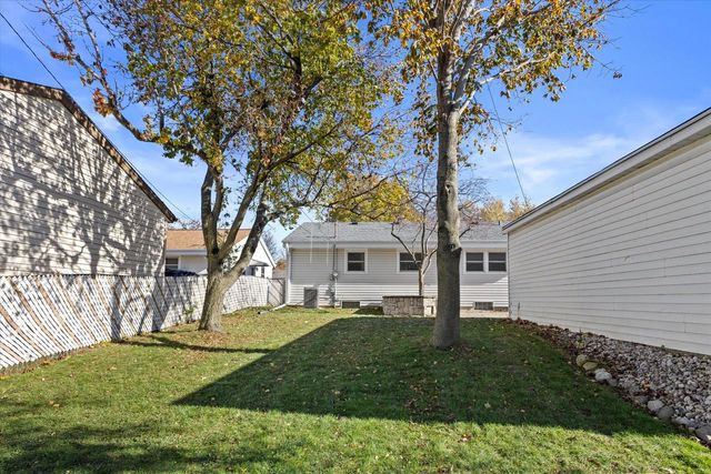 3585 S 94th STREET, Milwaukee, WI 53228