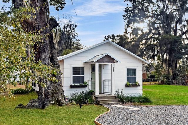 211 Trumbull Street, Darien, GA 31305