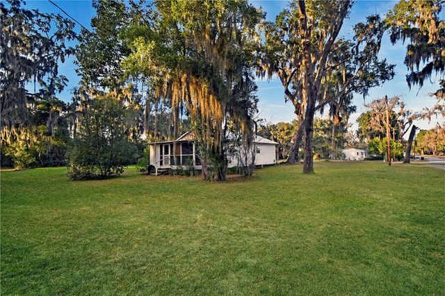 211 Trumbull Street, Darien, GA 31305