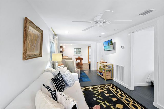 211 Trumbull Street, Darien, GA 31305