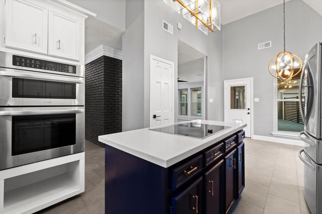 31 Tanager Trail, The Woodlands, TX 77381