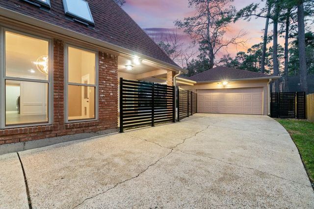 31 Tanager Trail, The Woodlands, TX 77381