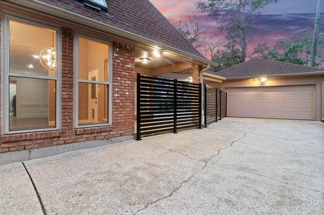 31 Tanager Trail, The Woodlands, TX 77381