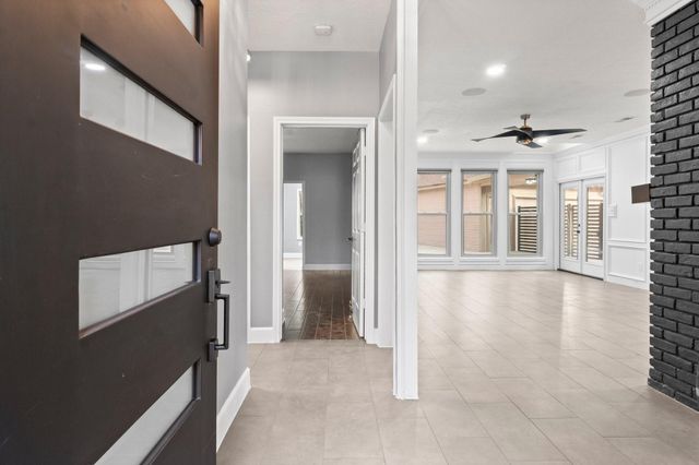 31 Tanager Trail, The Woodlands, TX 77381