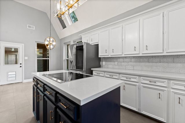 31 Tanager Trail, The Woodlands, TX 77381