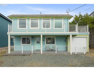 25915 BEACH Dr, Rockaway Beach, OR 97136