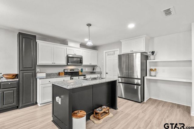 429 GARRETT CIR, Winona, TX 75792