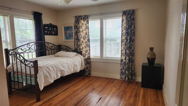 205 N Hubbard, Omaha, TX 75571